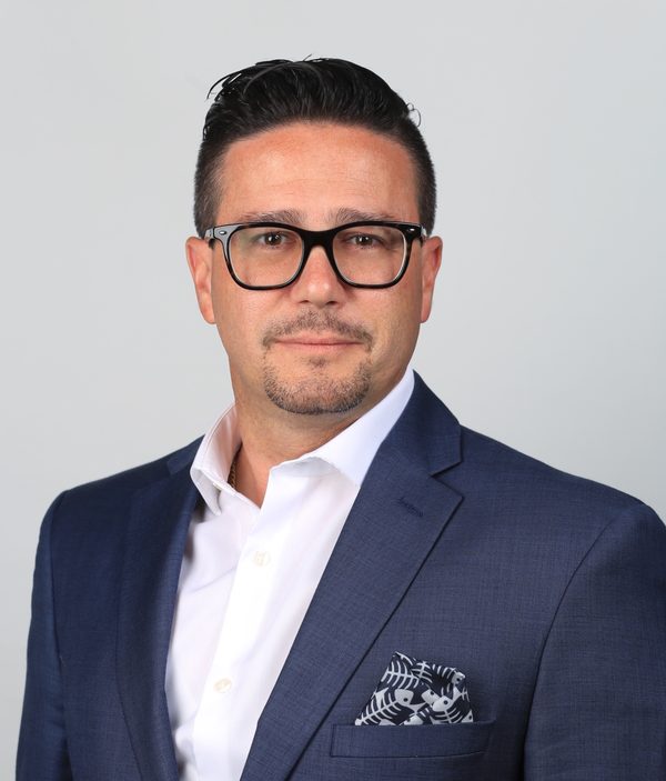 Portrait de Minos Bekeridis